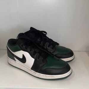 NIKE -‎ Air Jordan 1 Low - Noble Green/Pollen - White- black